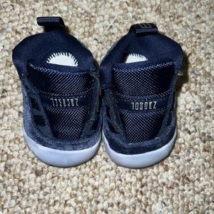 Infant Jordan retro 11 velvet 1c
